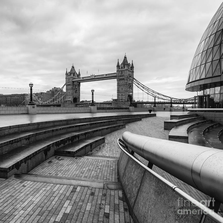 London Photograph - London 07 by Tom Uhlenberg