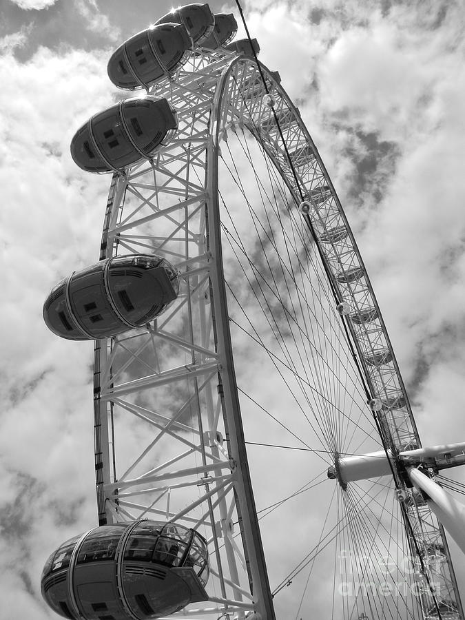 London Eye B/W Photograph by Loreta Mickiene - Pixels