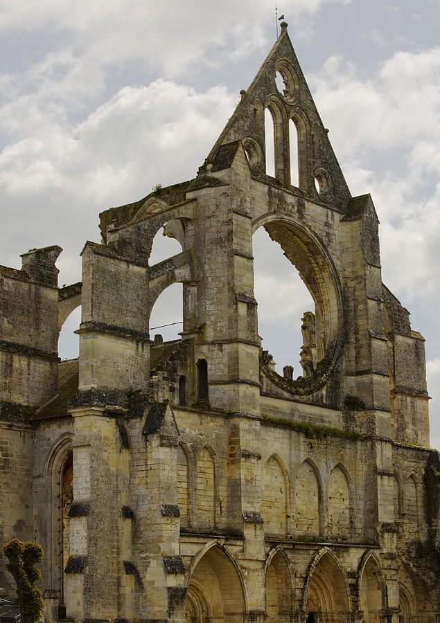 Longpont Abbey by Atelier Bellanda Longpont Abbey by Atelier Bellanda