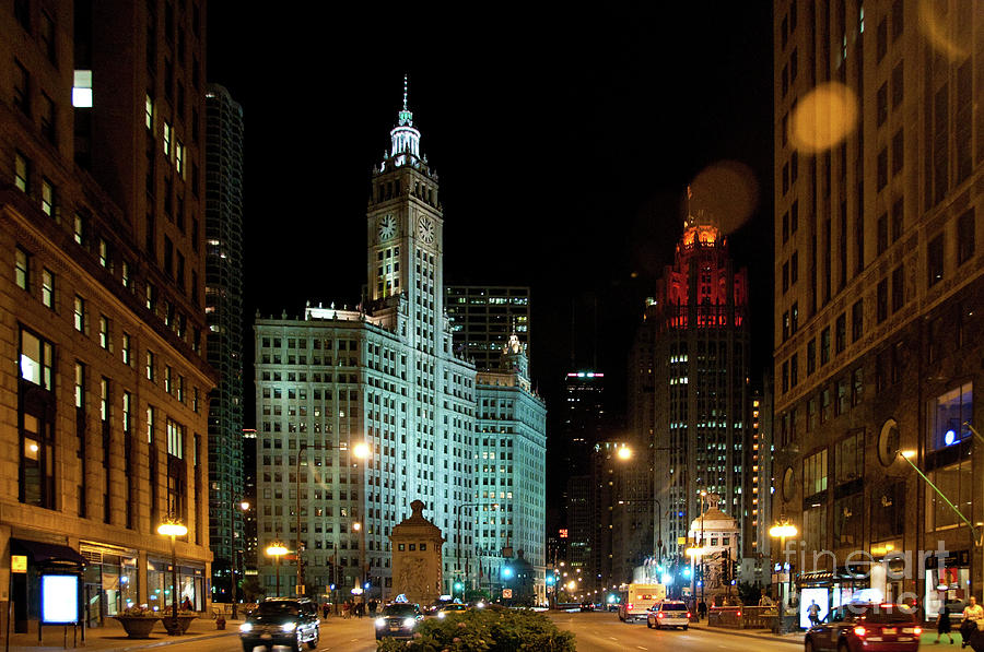 Looking North on Michigan Avenue at Wrigley Building Photograph by David Levin