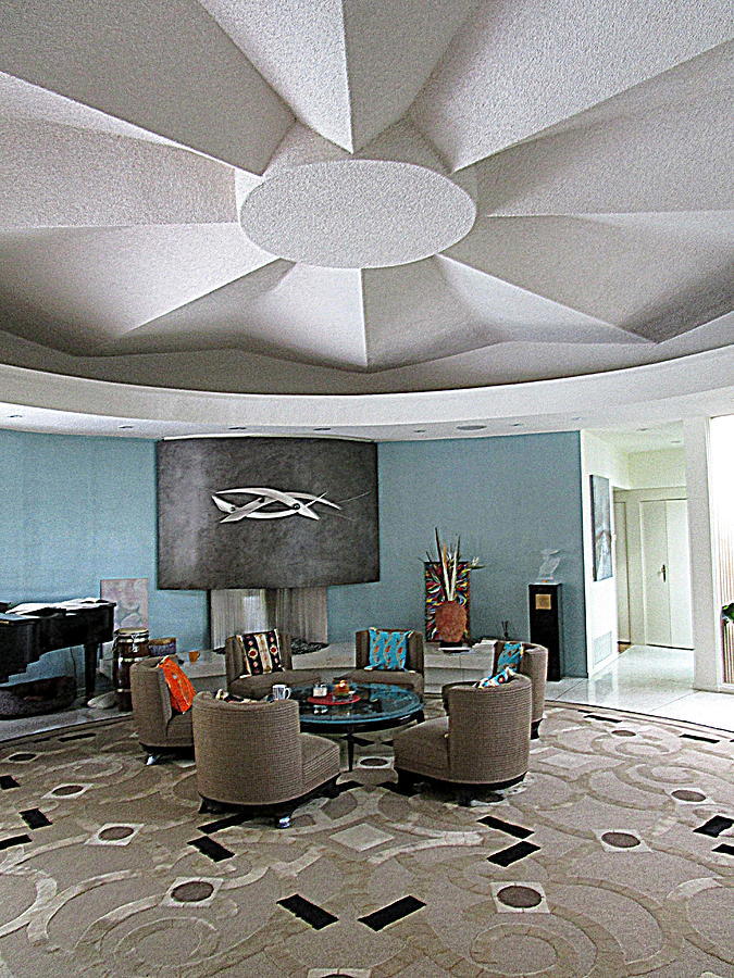 Loretta Young Palm Springs Living Room Photograph by Randall Weidner
