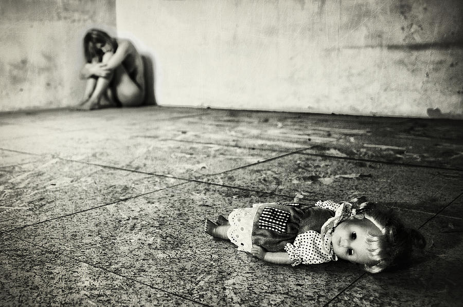 Nude Photograph - Lost Doll by Stefano Miserini