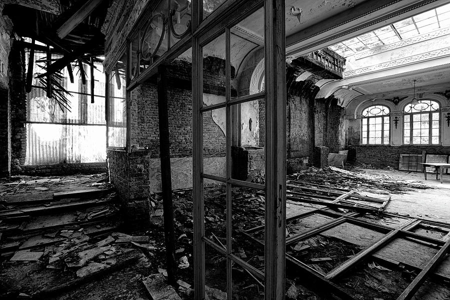 Lost glory hotel lobby - abandoned building urbex BW Photograph by Dirk Ercken