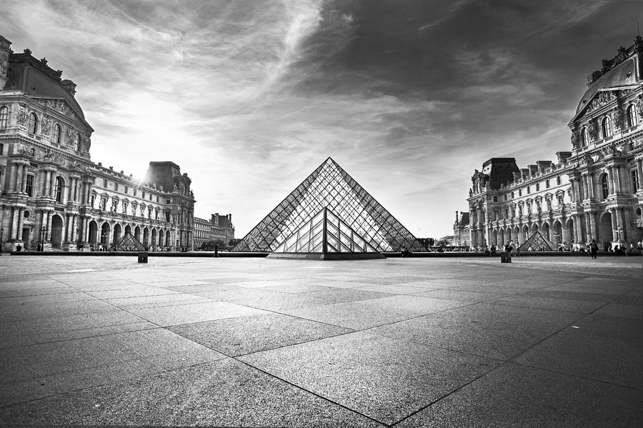 Architecture Photograph - Louvre BW by Ivan Vukelic