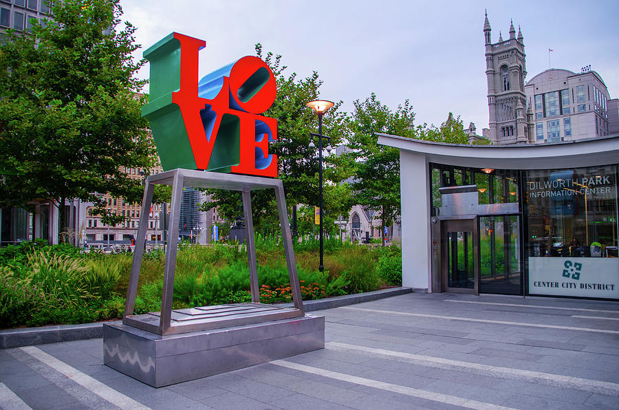 Love at Dilworth Plaza - Philadelphia Photograph by Bill Cannon