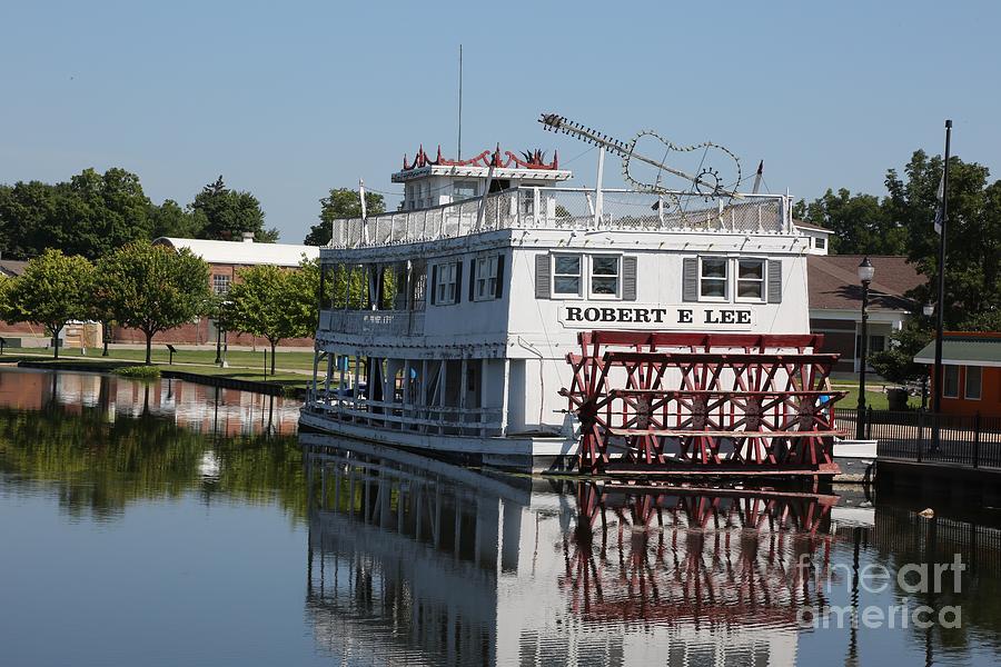 Lowell show boat Photograph by Robert Pearson