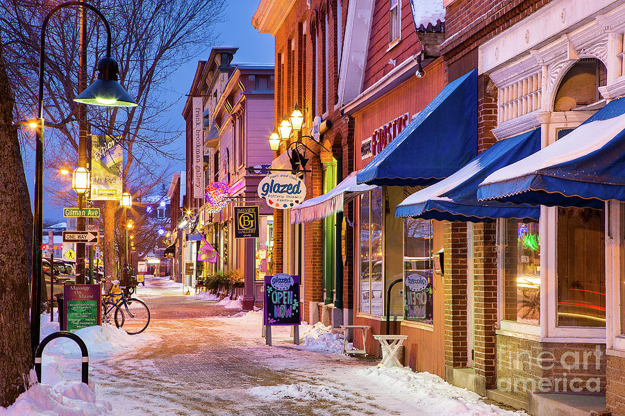 Lower Maine Street Winter Scene Photograph by Benjamin Williamson