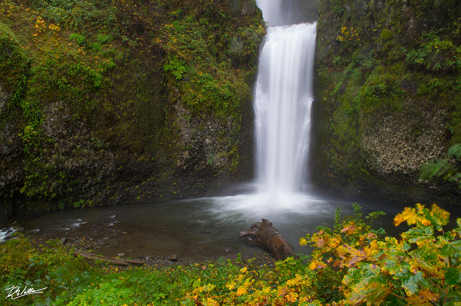 Lower Multnomah Falls Photograph by Russell Wells