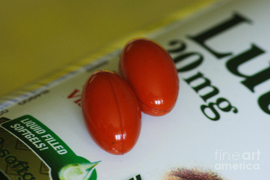 Lutein 20 Mg Softgels Photograph by Scimat