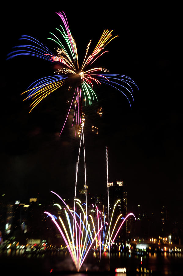Independence Day Photograph - Macys Fireworks I by Dave Hahn