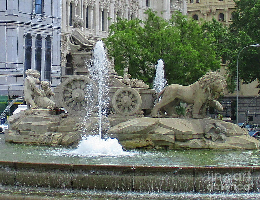 Madrid Fountain 1 Photograph by Randall Weidner