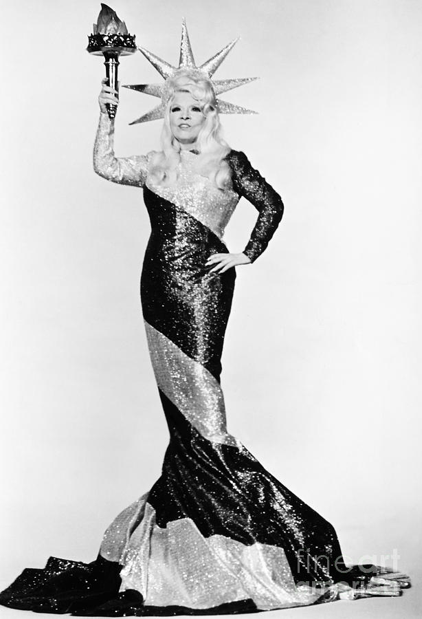 Statue Of Liberty Photograph - Mae West (1892-1980) by Granger