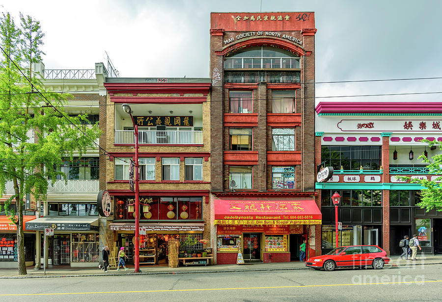 mah-society-building-in-vancouver-chinatown-canada-viktor-birkus.jpg