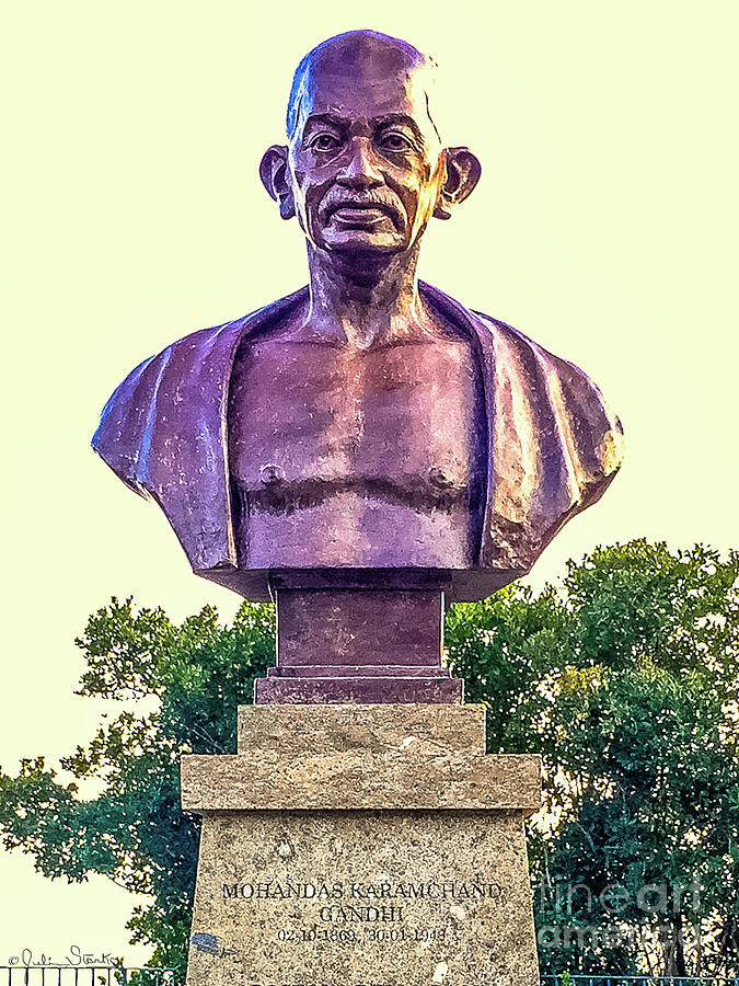 Mahatma Gandhi Statue In Sorrento Photograph