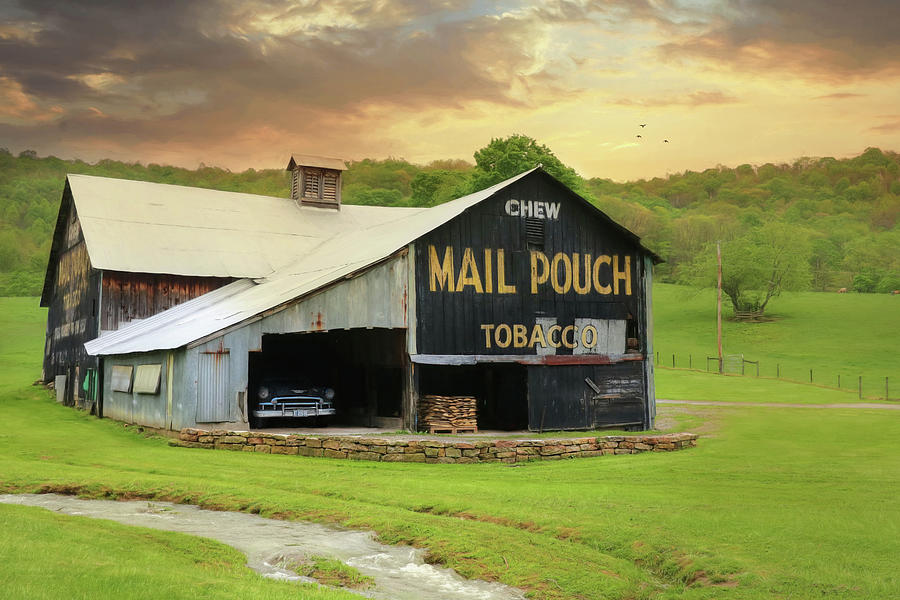 Mail Pouch Barn Photograph by Lori Deiter