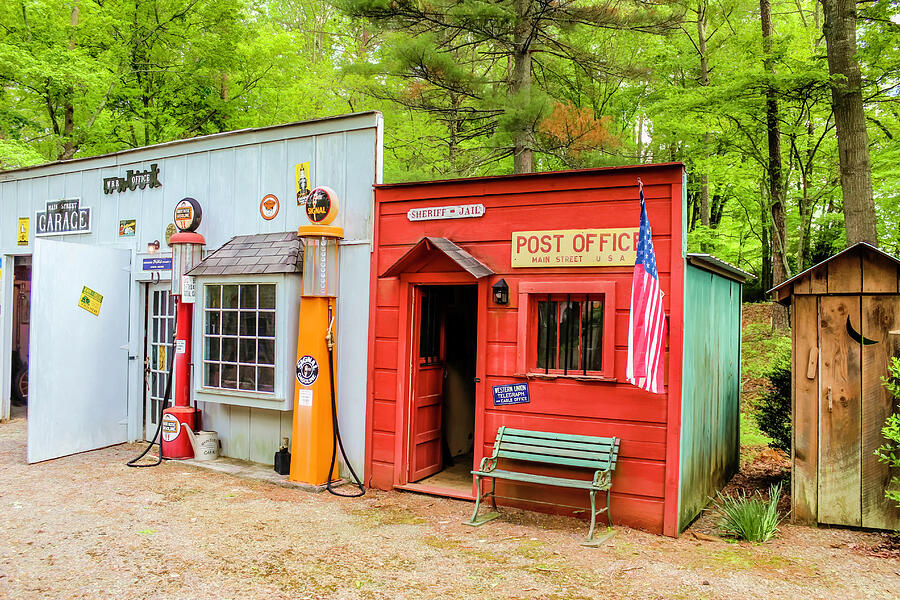 Main Street Post Office And Garage Photograph by Lorraine Baum