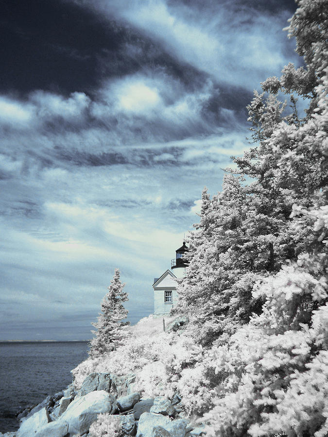 Lighthouse Photograph - Maine Lighthouse by Bob LaForce
