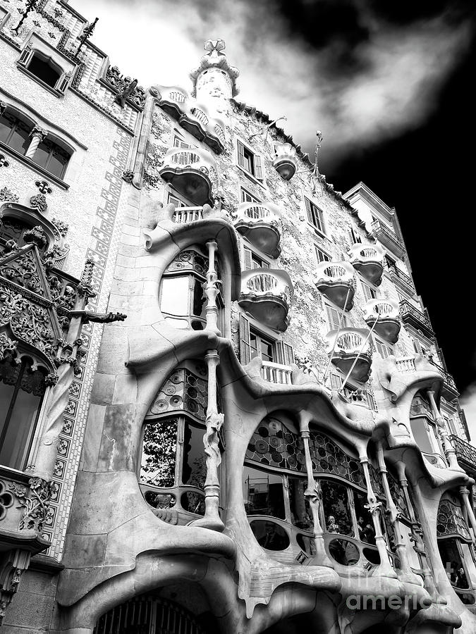 Majestic Casa Batllo in Barcelona Photograph by John Rizzuto