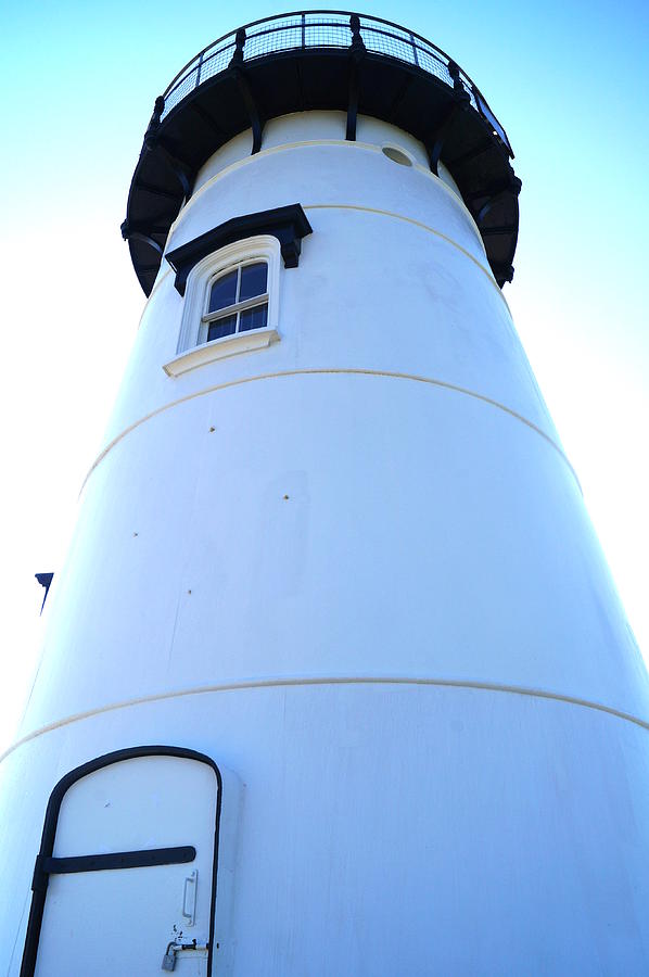 Marthas Vineyard Photograph - Majestic Edgartown lighthouse by Valerie Parise