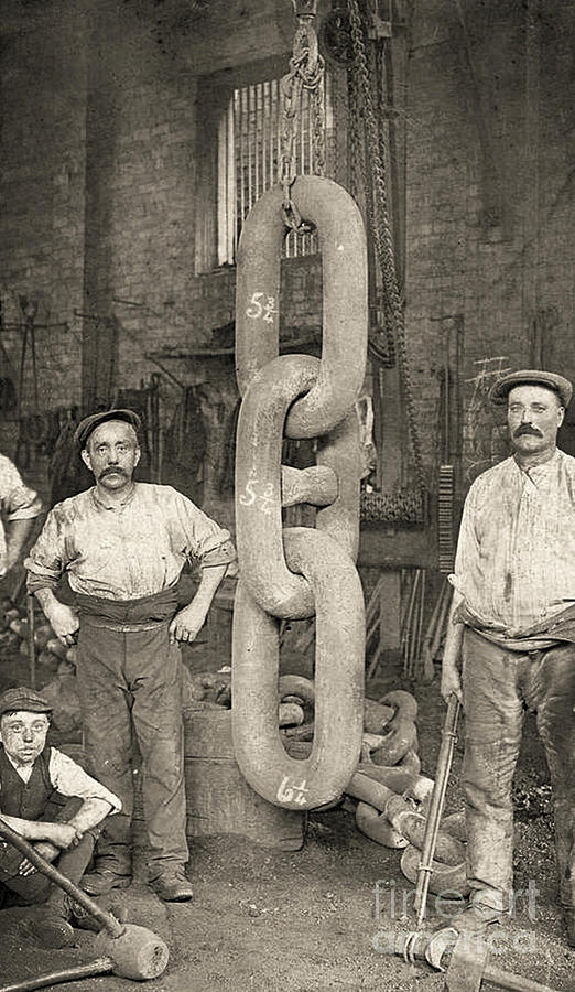 Making the Titanics anchor chain at Hingley and Sons Photograph by English School