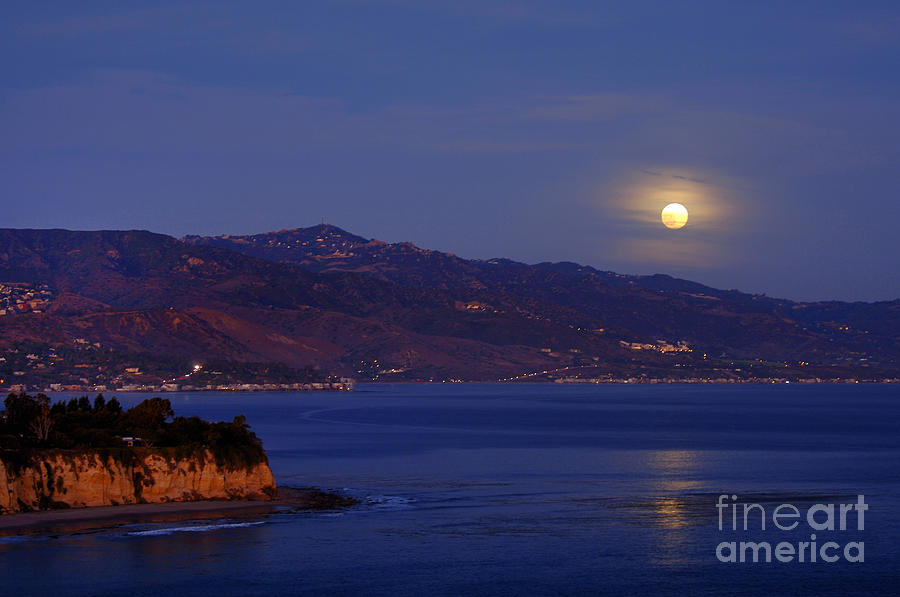 Malibu Moonrise Photograph by Marc Bittan