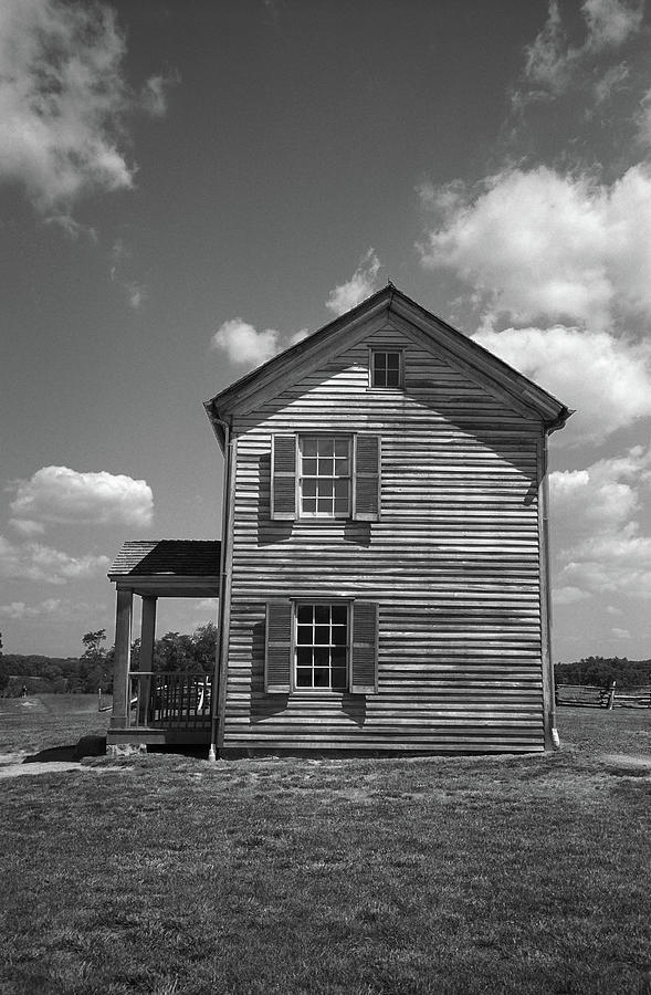 Manassas Civil War Battlefield Farmhouse BW Photograph by Frank Romeo