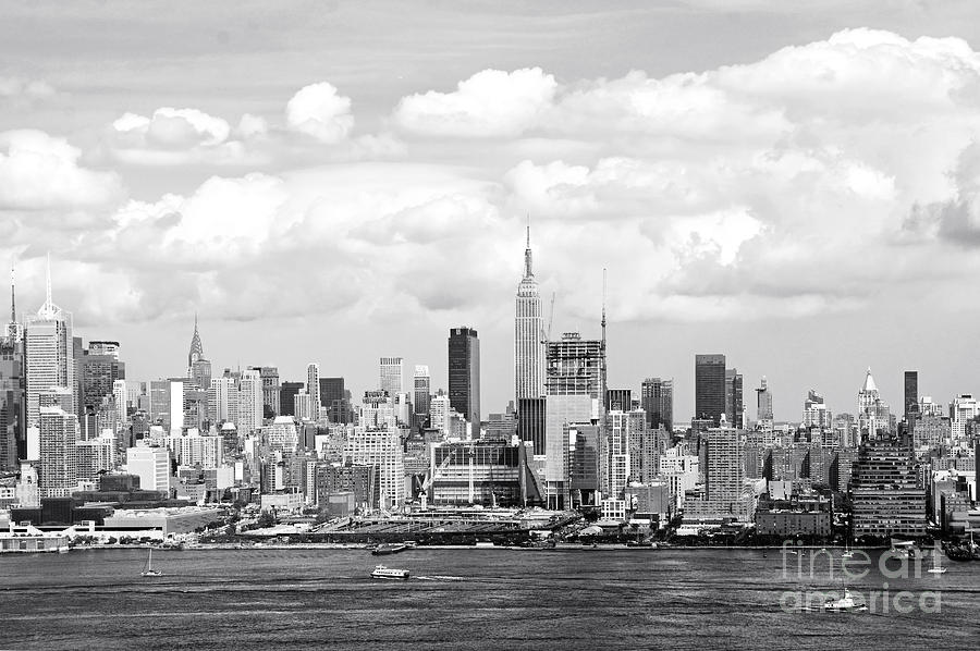 New York City Skyline Photograph - Manhattan Skyline in Black and White by Regina Geoghan