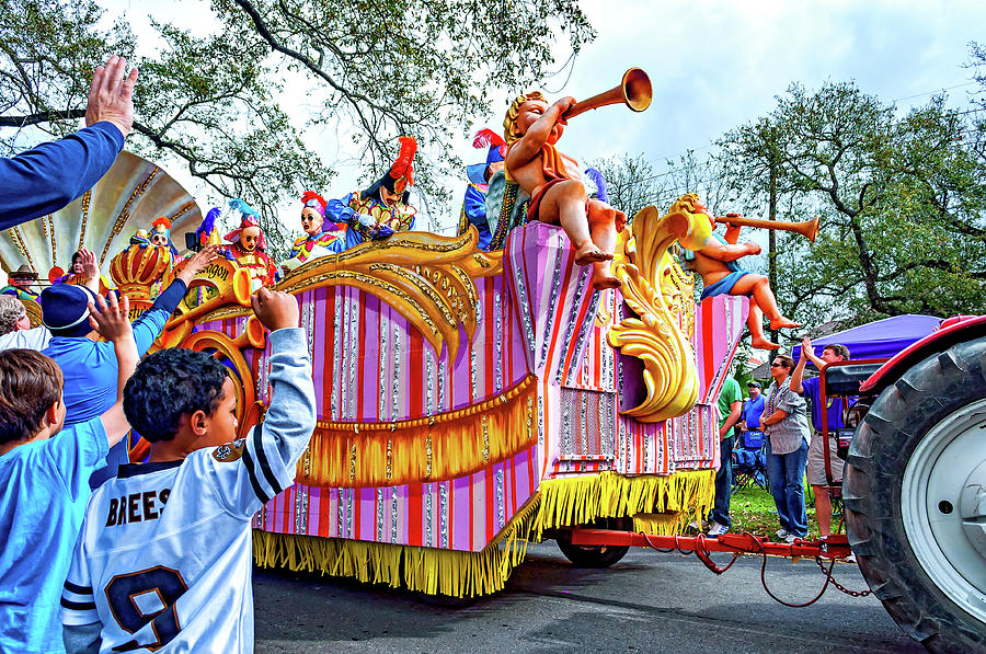 Mardi Gras Float - His Majestys Bandwagon  Photograph by Steve Harrington
