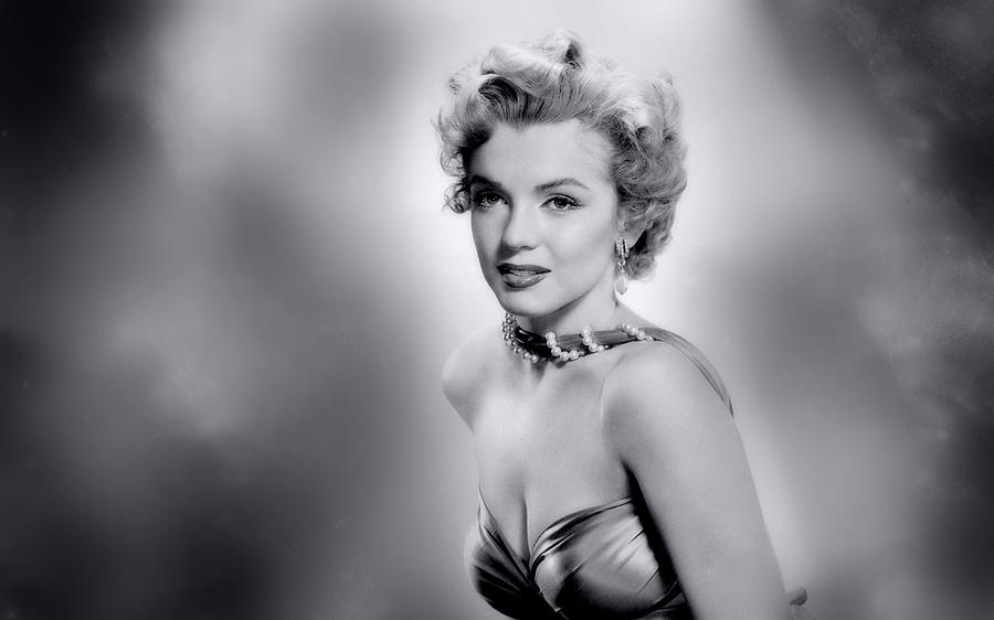 Marilyn Monroe Photograph - Marilyn Monroe by Jackie Russo