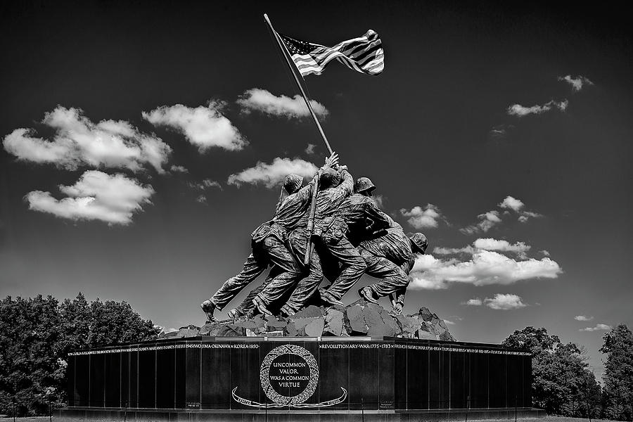 Marine Corps War Memorial Photograph by Andrew Soundarajan