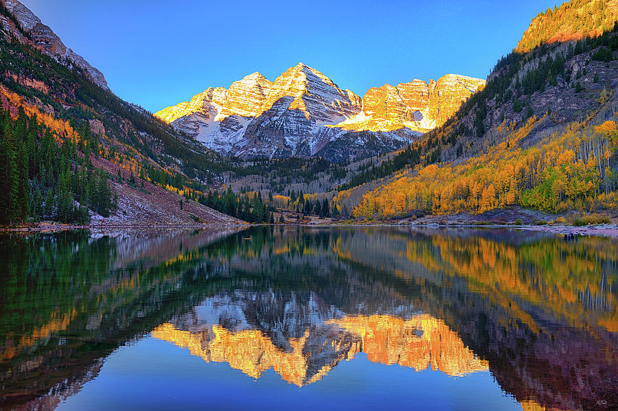 Maroon Lake Morning Reflections Photograph by Greg Norrell