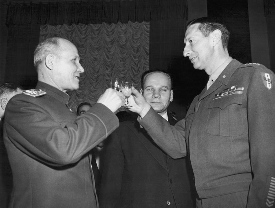Marshall Koniev And Gen. Clark Photograph by Underwood Archives