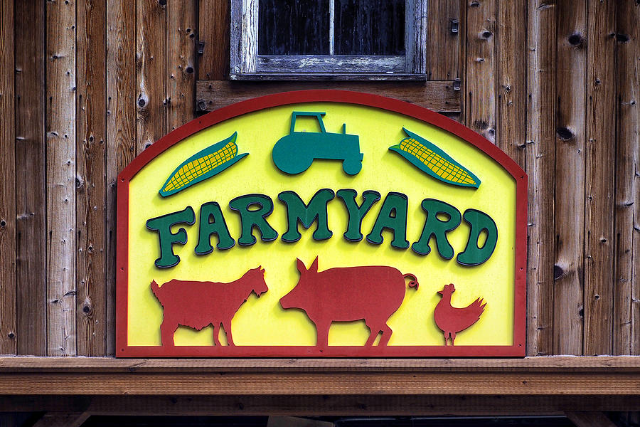 Maryland Zoo in Baltimore Farmyard Sign Photograph by Bill Swartwout