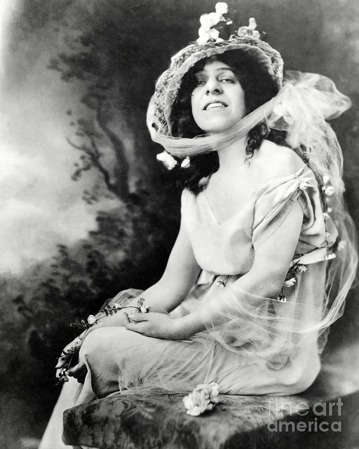 Maude Parker - Countess Adrienne Lord de Coriche Photograph by Sad Hill - Bizarre Los Angeles Archive