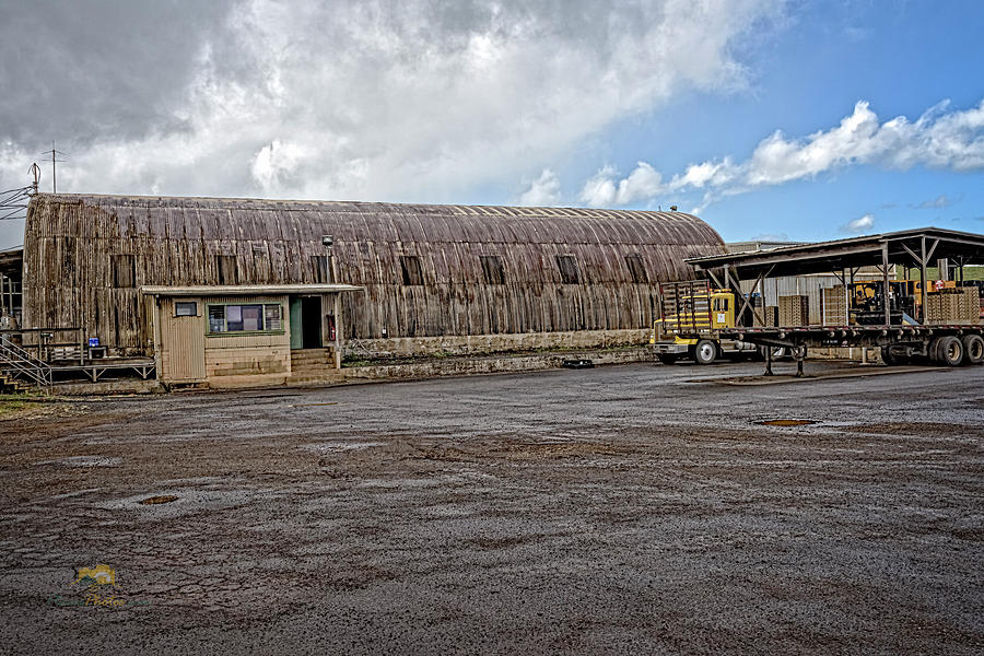 Maui Gold Pineapple Processing Plant Photograph by Jim Thompson
