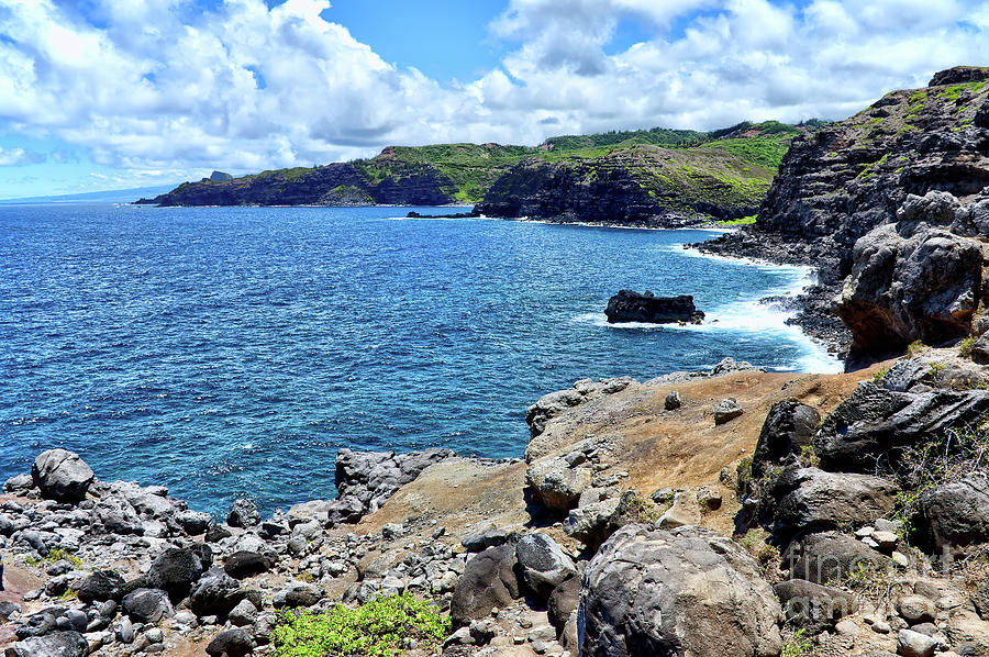 Maui North Shore Photograph by Eddie Yerkish