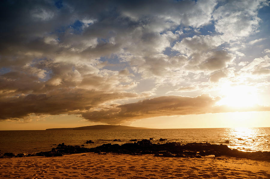 Maui Sunset Photograph by Lawrence Knutsson