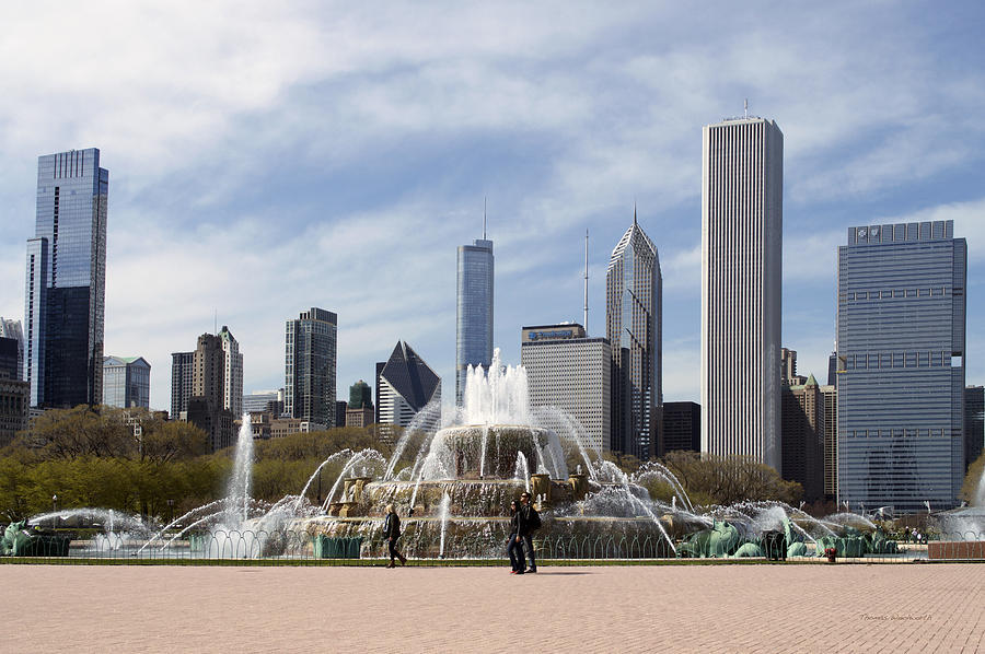 Chicago Photograph - May In Chicago At Buckingham Fountain by Thomas Woolworth