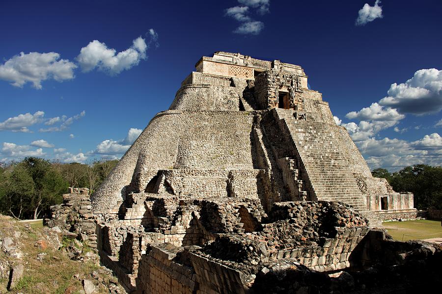 Mayan temple Photograph by Robert Grac