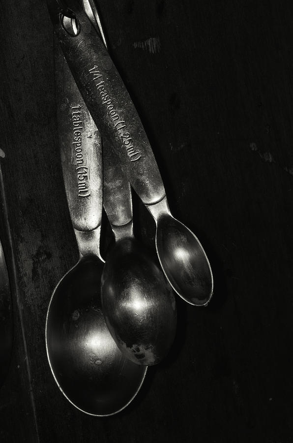 Spoons Photograph - Measuring Spoons by Sue Capuano