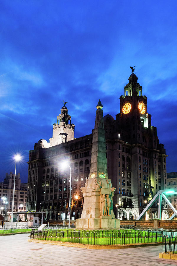 Memorial to the Engine Room Heroes of the Titanic Liverpool Photograph by  Jacek Wojnarowski - Fine Art America