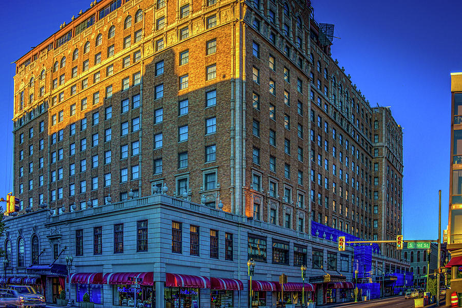 Memphis Peabody Hotel Photograph by Barry Jones