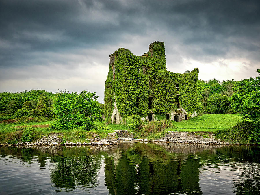 Menlo Castle Photograph by Mark Llewellyn