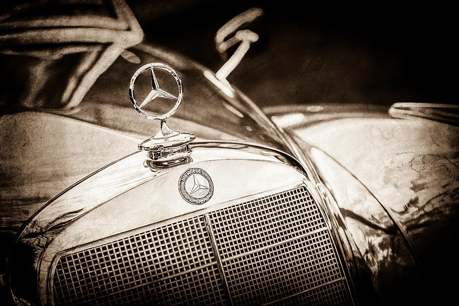 Mercedes-Benz Hood Ornament - Emblem -1006s Photograph by Jill Reger