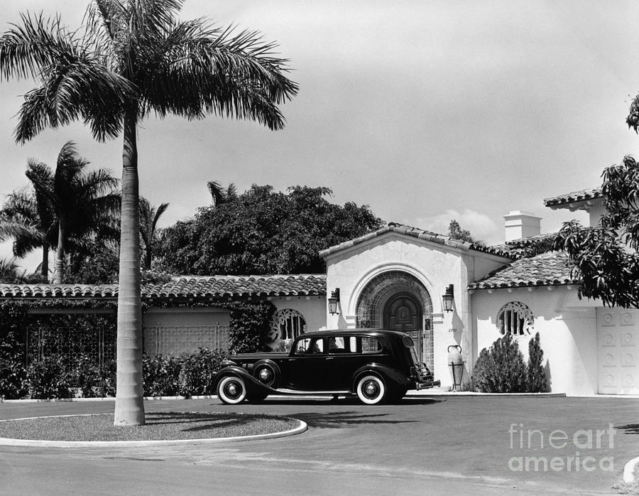 Miami Beach Home, C.1930s Photograph by H. Armstrong Roberts/ClassicStock