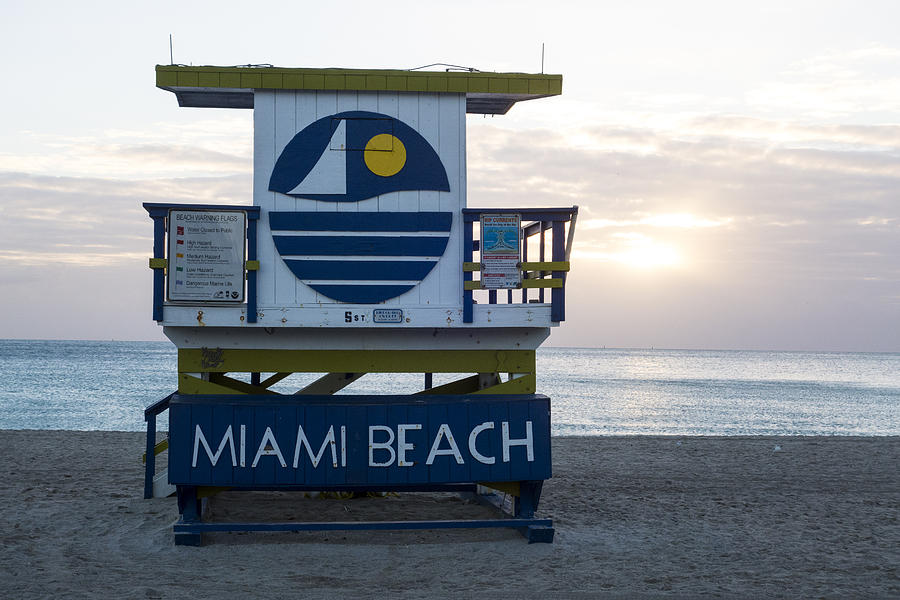Miami Beach Life Guard House Sunrise Photograph by Toby McGuire