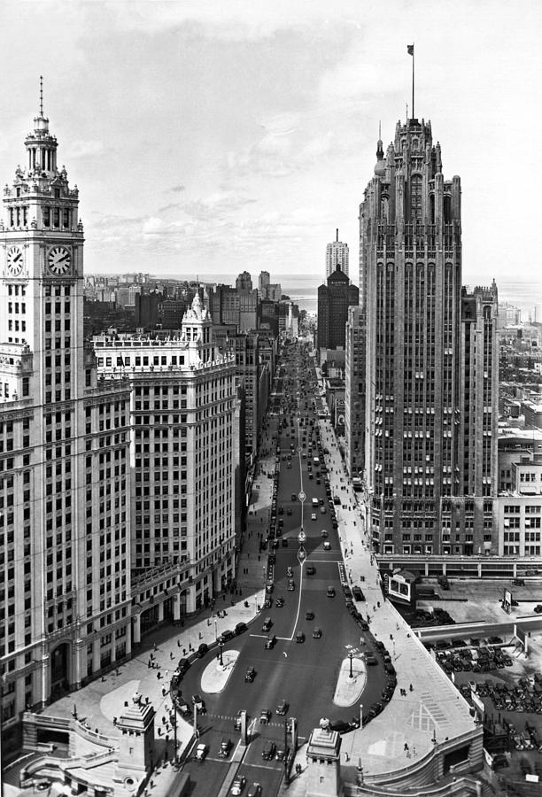 Michigan Avenue In Chicago Photograph by Underwood Archives