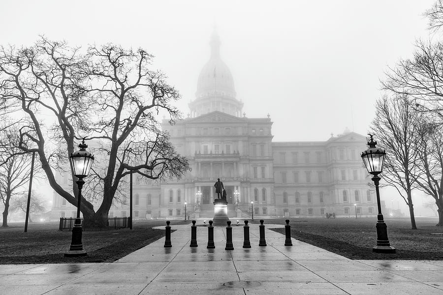Michigan Capitol Foggy Morning 2 Photograph by John McGraw