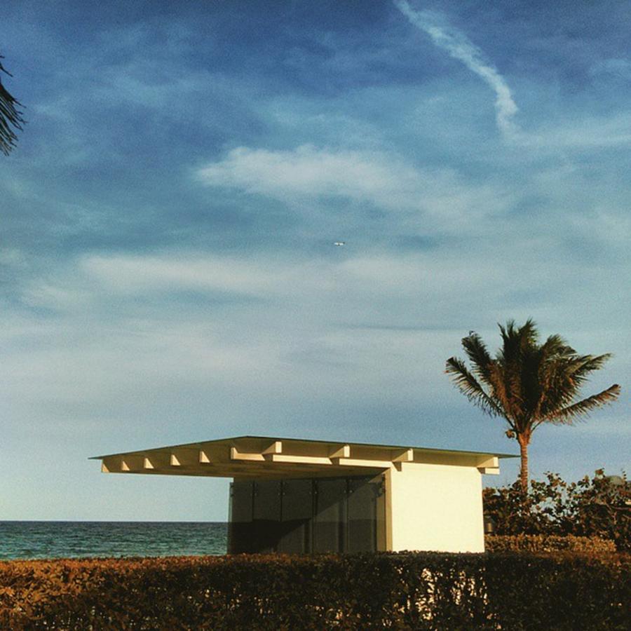 Architecture Photograph - Mid-century Modern Beach House by Rg Field