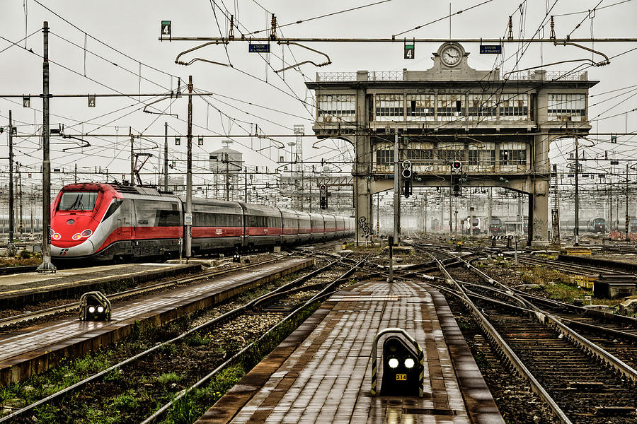 Milano Centrale. Photograph by Pablo Lopez
